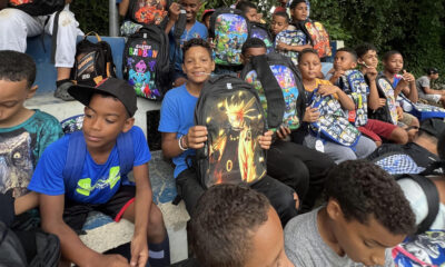 ENTREGA UTILES EN BONAO