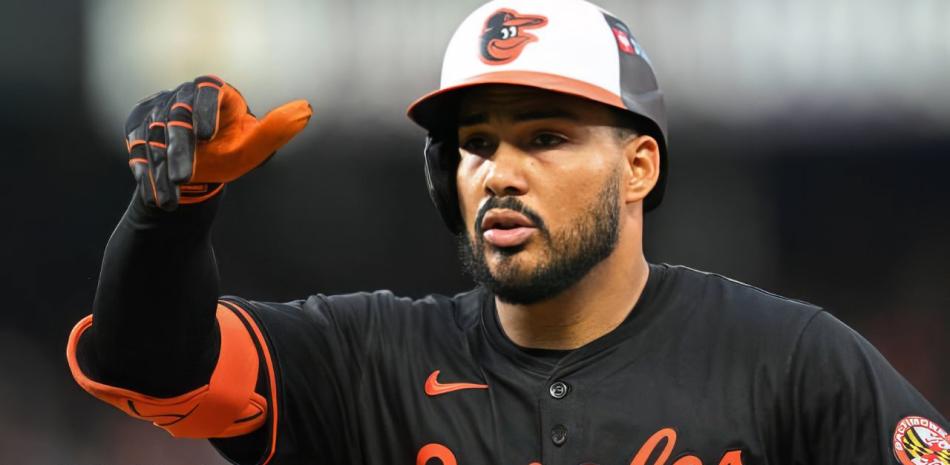 Anthony Santander acuerda con los Azulejos por 5 años y 90 millones de dólares